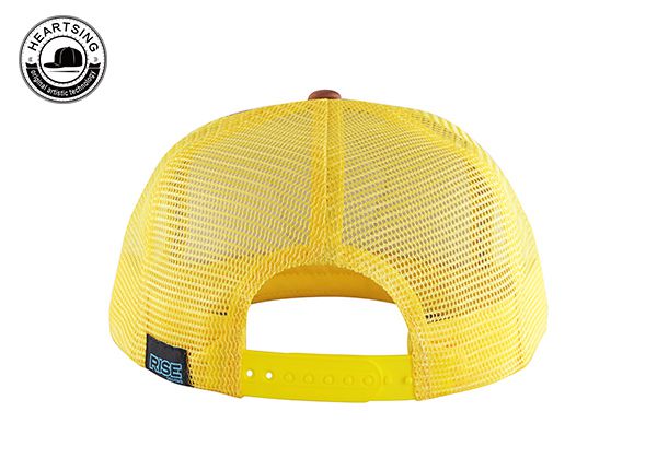 Задняя часть шляпы дальнобойщика из пенопласта спереди с нашивкой