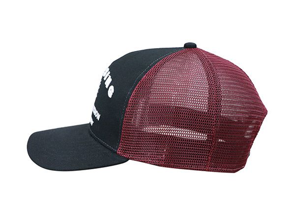 Сторона изготовленной на заказ черной охотничьей сетчатой шляпы