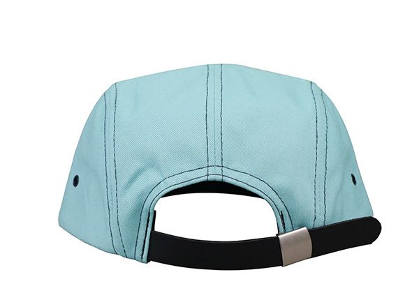 Задняя сторона изготовленной на заказ крышки лагеря из бирюзовой 5-ти панелей