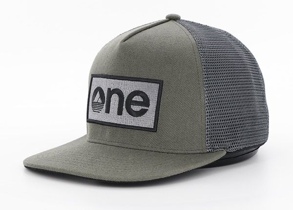 Наклон изготовленной на заказ шляпы дальнобойщика с 5 панелями Snapback