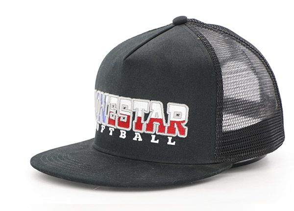 Черная бейсболка Trucker Snapback с вышитой нашивкой