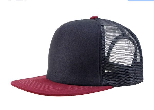 Наклон изготовленной на заказ пустой шляпы дальнобойщика Snapback из пенопласта