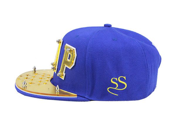 Боковая сторона застежки-молнии с буквенным логотипом Iron NAP