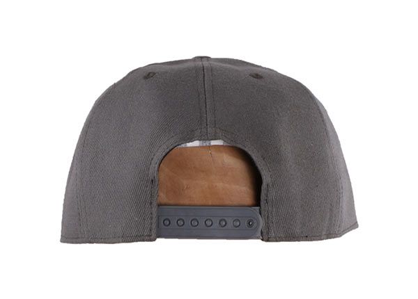 Застежка-молния на шнуровке сзади в ботинке с завязками спереди