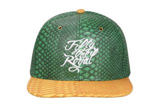 Изготовленные на заказ кожаные кепки-снэпбэки из змеиной кожи