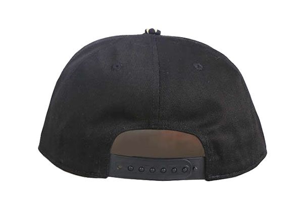 Задняя сторона изготовленных на заказ черных тропических бейсболок с цветочным рисунком