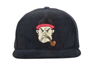 Классические бейсболки с вышивкой черного цвета на заказ