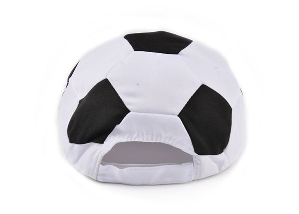 Задняя часть изготовленной на заказ черной приталенной бейсболки для футбольного матча