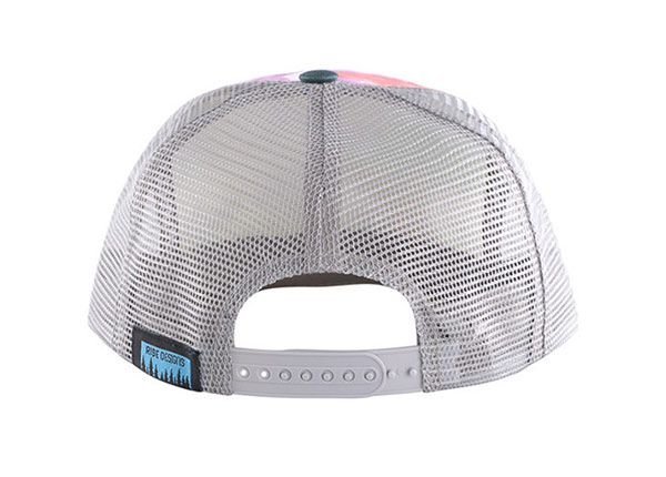 Задняя часть изготовленной на заказ молодежной бейсболки дальнобойщика с плоским козырьком