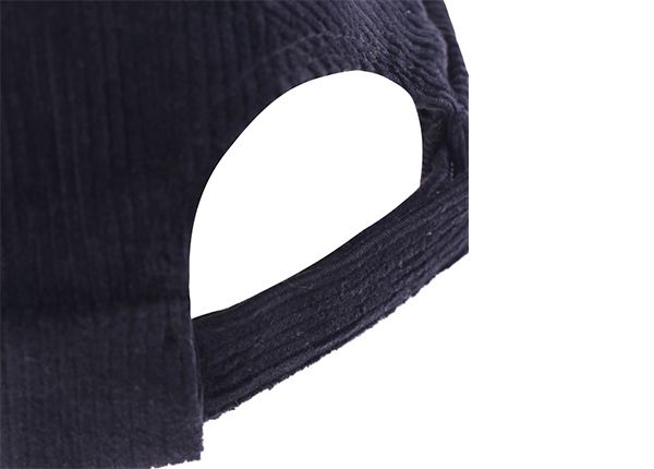 Бейсболка из сшитого на заказ вельвета без купюр