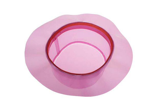 Внутри красной прозрачной ПВХ водонепроницаемой дождевой шляпы-ведерка