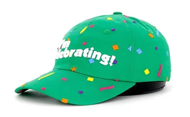 Бейсболка против бейсболки Бейсболка с закругленными или прямыми полями?